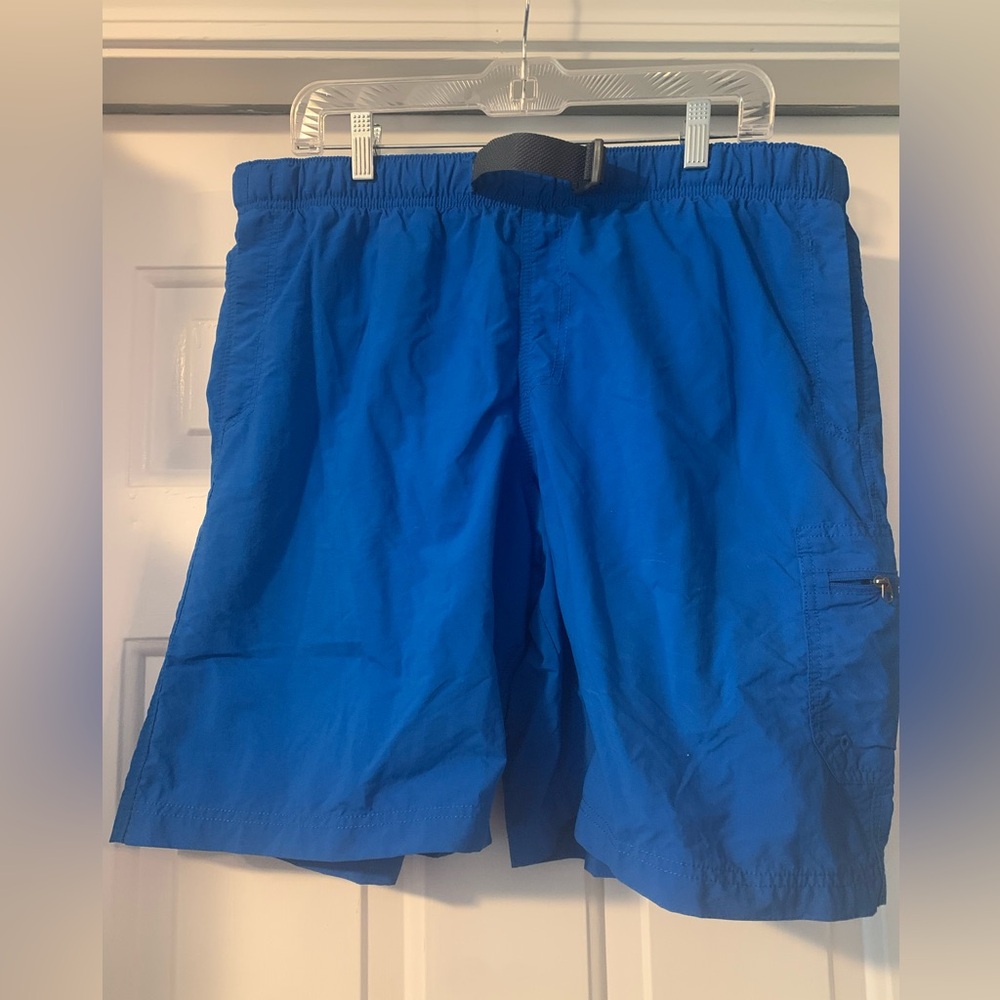 Columbia men’s shorts size L